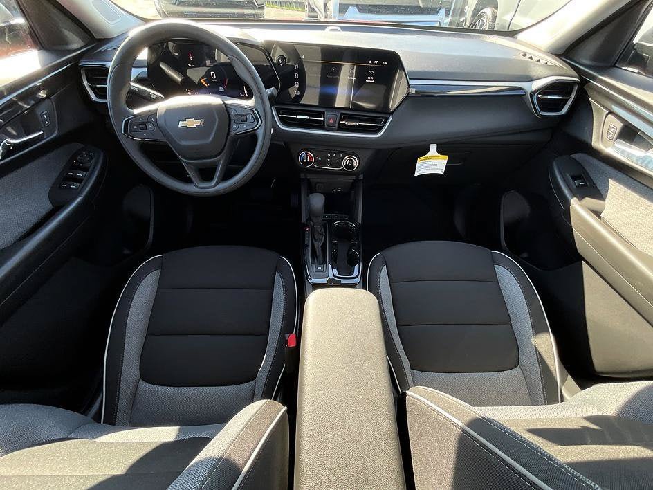 New 2026 Chevrolet TrailBlazer LS w/ LS Convenience Package FWD image 3