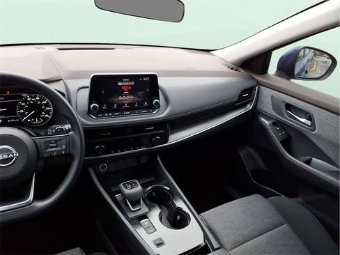 Used 2023 Nissan Rogue SV image 17