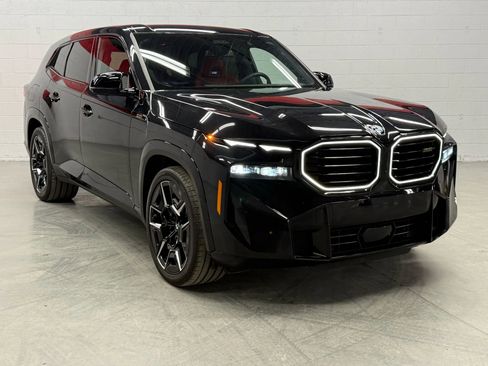 Used 2025 BMW XM Sport Utility 4D image 16