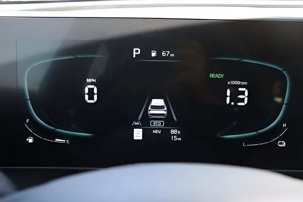 Used 2025 Kia Sportage X-Line AWD/4WD image 17