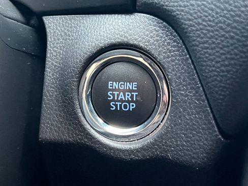 Used 2021 Toyota RAV4 XLE AWD/4WD image 29