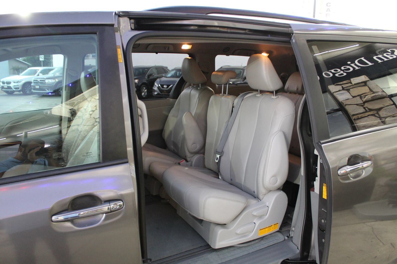Used 2013 Toyota Sienna XLE FWD image 13