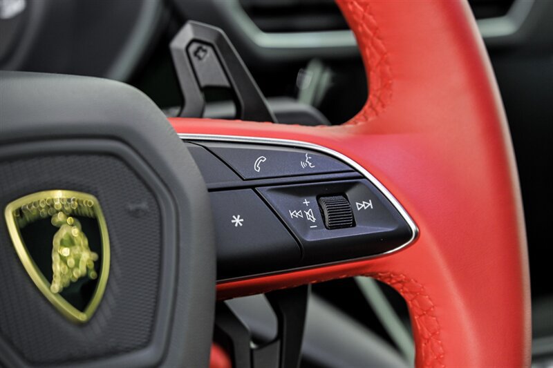 Used 2023 Lamborghini Urus S AWD/4WD image 34