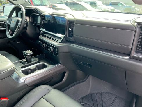 Certified 2023 Chevrolet Silverado 1500 LTZ w/ Technology Package image 24
