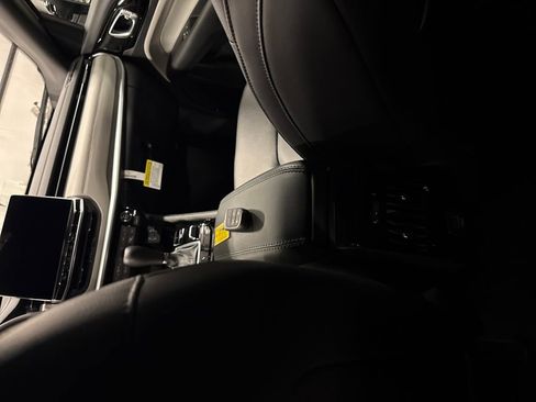 New 2026 Jeep Compass Limited image 26