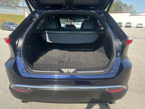 Used 2023 Toyota Venza Limited image 9