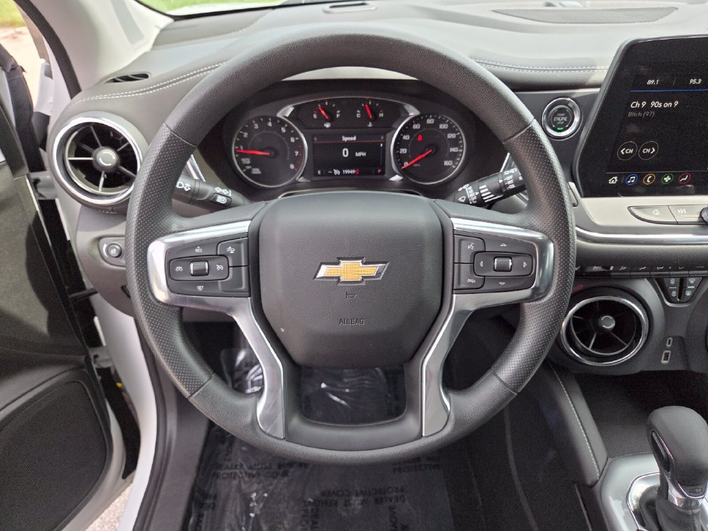 Used 2025 Chevrolet Blazer LT AWD/4WD image 32