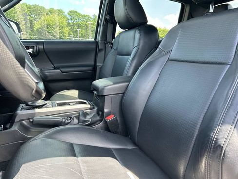 Used 2023 Toyota Tacoma TRD Sport w/ TRD Premium Sport Package AWD/4WD image 22