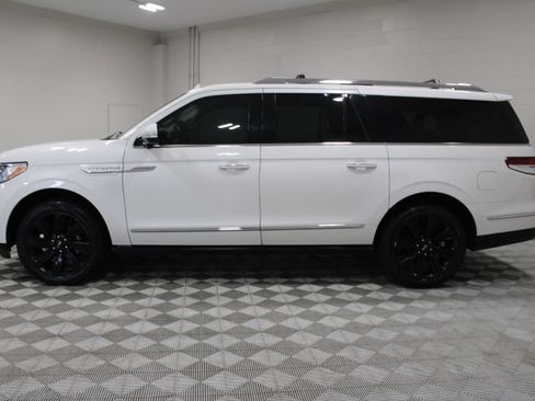 Used 2022 Lincoln Navigator L Reserve AWD/4WD image 9