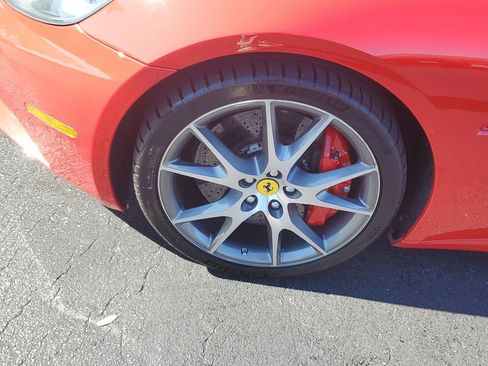 Used 2010 Ferrari California Spyder image 11