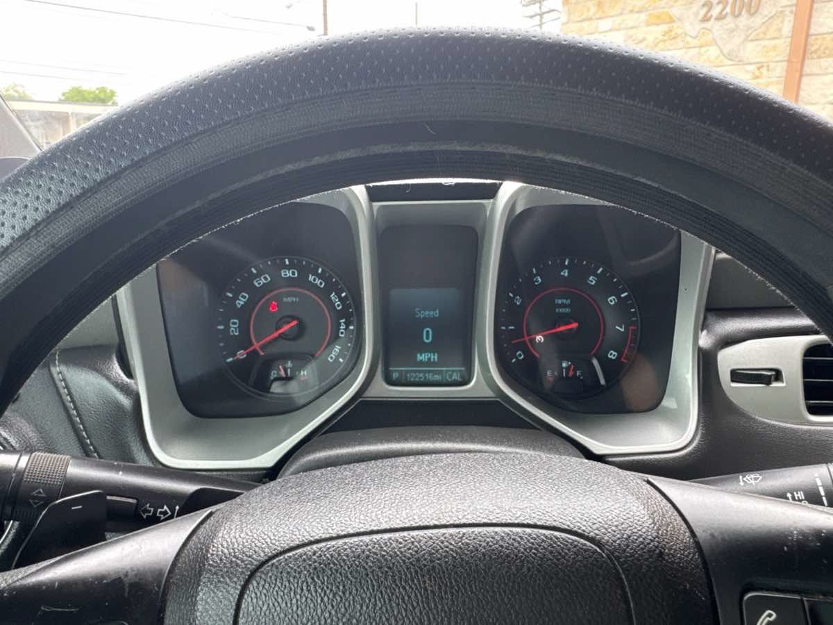 Used 2014 Chevrolet Camaro LS RWD image 11