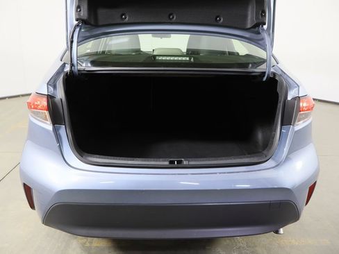 Used 2025 Toyota Corolla LE w/ Convenience Package image 18