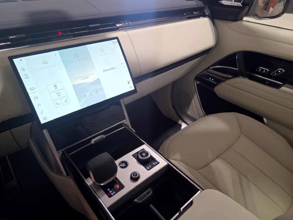 New 2027 Land Rover Range Rover Long Wheelbase SE AWD/4WD image 29