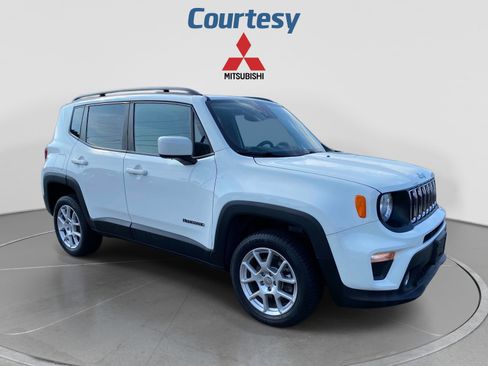 Used 2021 Jeep Renegade Latitude w/ Sun & Sound Group AWD/4WD image 9