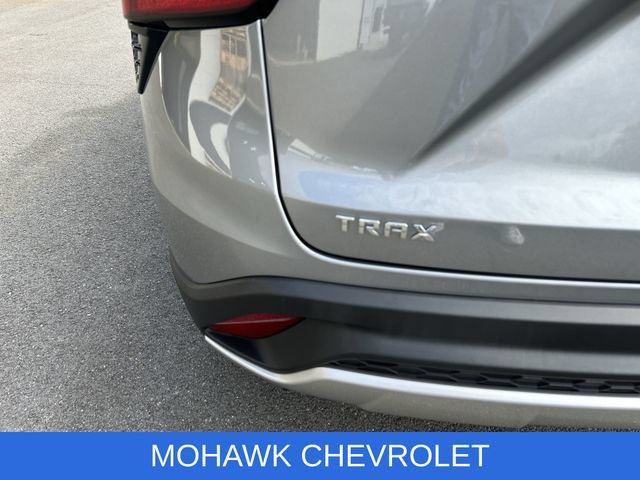 Used 2024 Chevrolet Trax LT w/ Driver Confidence Package FWD image 31