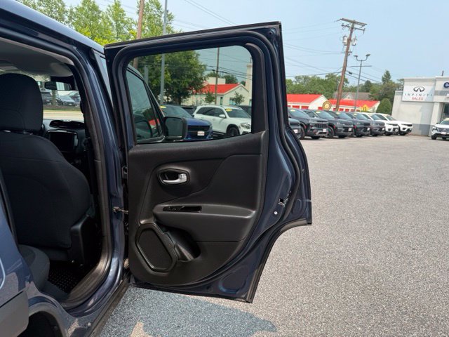 Used 2023 Jeep Renegade Latitude AWD/4WD image 26