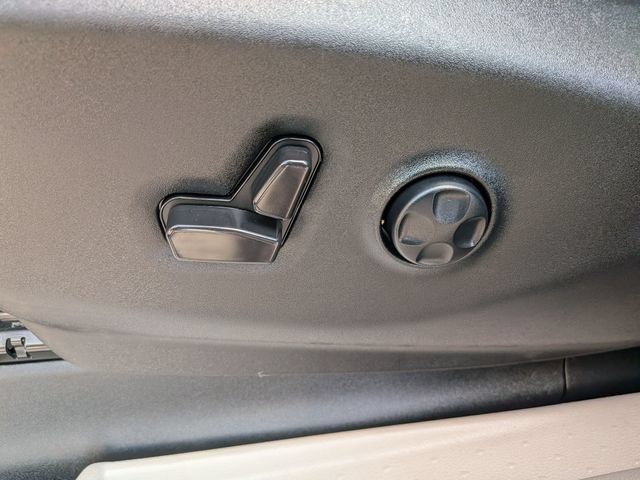 Certified 2024 Chrysler Voyager LX FWD image 10