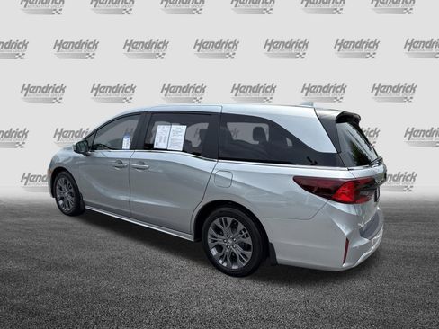 Used 2025 Honda Odyssey Touring image 8