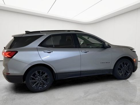 Used 2024 Chevrolet Equinox RS AWD/4WD image 4
