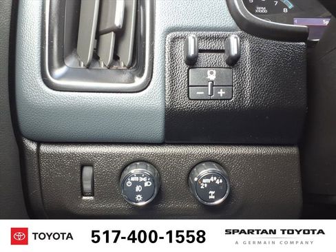 Used 2022 Chevrolet Colorado Z71 w/ Safety Package AWD/4WD image 31