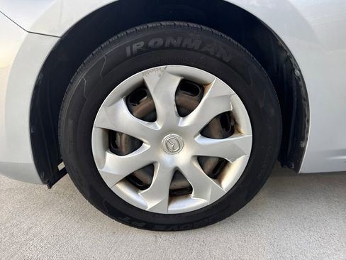 Used 2018 MAZDA MAZDA3 Sport image 11