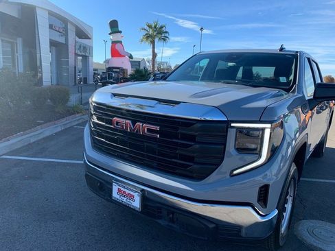 Used 2024 GMC Sierra 1500 Pro w/ Convenience Package image 3