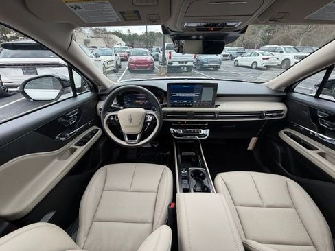 New 2026 Lincoln Corsair Premiere image 11