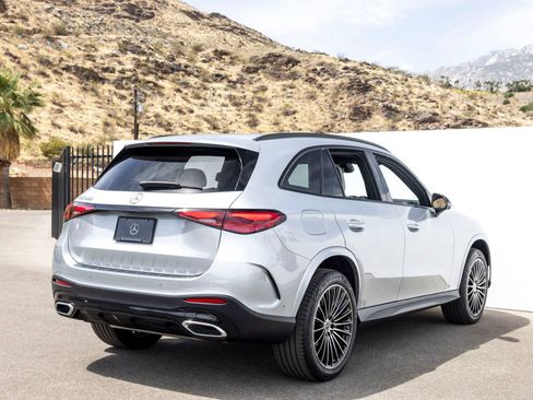 Used 2026 Mercedes-Benz GLC 300 image 11