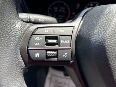 Used 2023 Honda CR-V EX image 17
