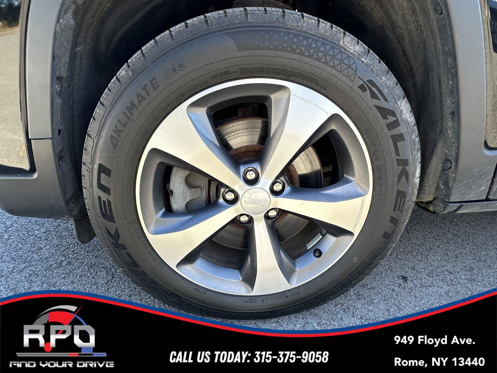 Used 2021 Jeep Cherokee Limited AWD/4WD image 10