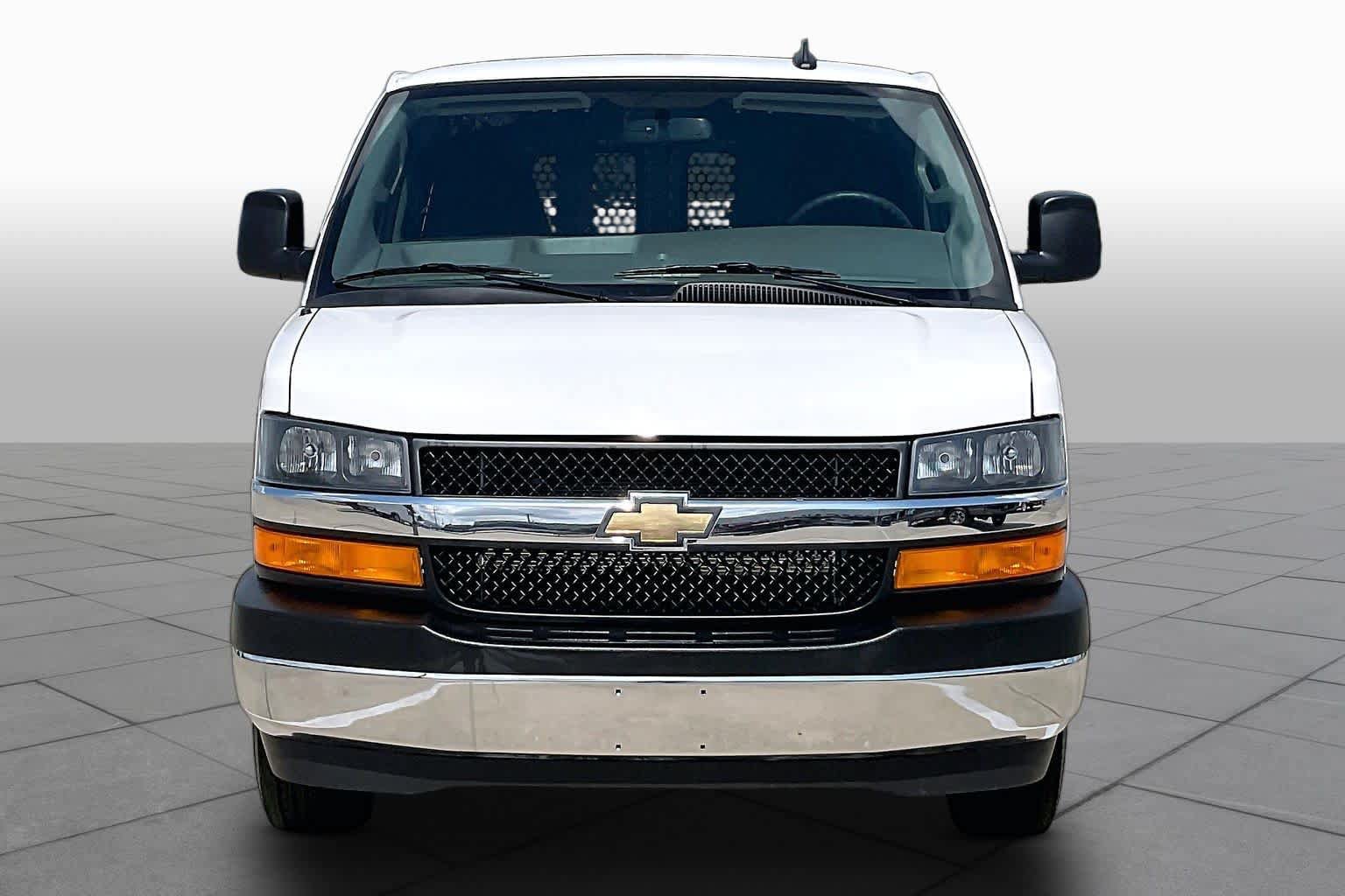 Certified 2025 Chevrolet Express 2500 w/ Driver Convenience Package RWD image 4