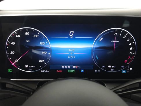 Used 2025 Mercedes-Benz GLC 350e 4MATIC w/ AMG Line image 13