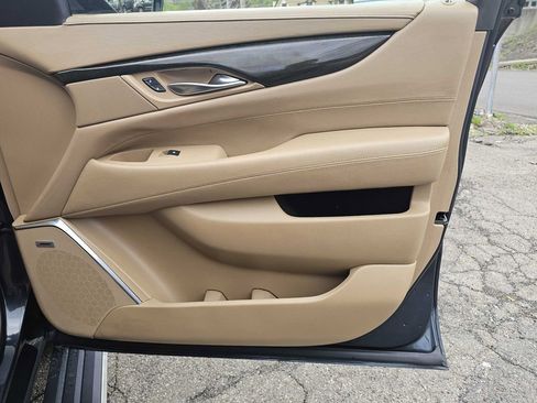 Used 2019 Cadillac Escalade ESV Platinum AWD/4WD image 10