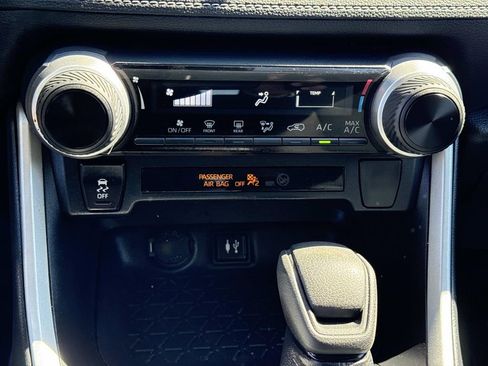 Used 2019 Toyota RAV4 LE image 22