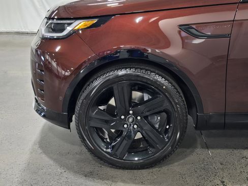 New 2026 Land Rover Discovery Limited Edition image 10