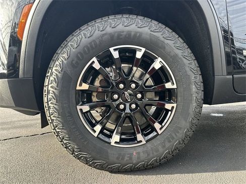 Used 2025 Chevrolet Traverse Z71 w/ Driver Confidence Package image 33