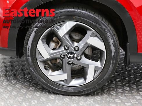 Used 2022 Hyundai Venue Limited image 32