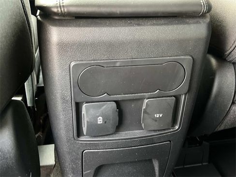 Certified 2023 Ford Explorer XLT image 17