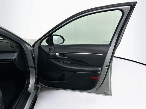 Used 2025 Hyundai Sonata SEL FWD image 30