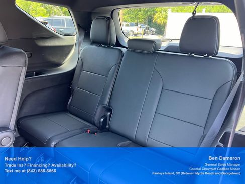 Used 2025 Chevrolet Traverse LT FWD image 20