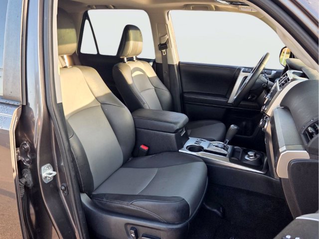Used 2022 Toyota 4Runner SR5 Premium w/ Moonroof Package AWD/4WD image 19