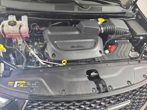 Used 2025 Chrysler Pacifica Pinnacle AWD/4WD image 10