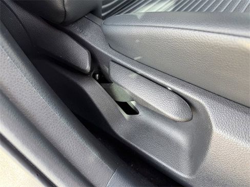 Used 2022 Toyota Camry SE image 28