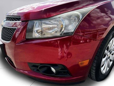 Used 2011 Chevrolet Cruze LT FWD image 12