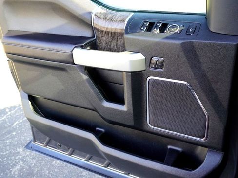 Used 2019 Ford F250 Lariat w/ Lariat Value Package image 26