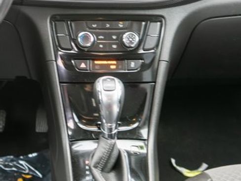 Used 2022 Buick Encore Preferred w/ Safety Package image 15