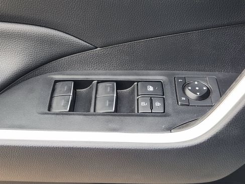 Used 2025 Toyota RAV4 XLE Premium FWD image 28