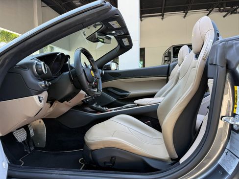 Used 2019 Ferrari Portofino RWD image 29