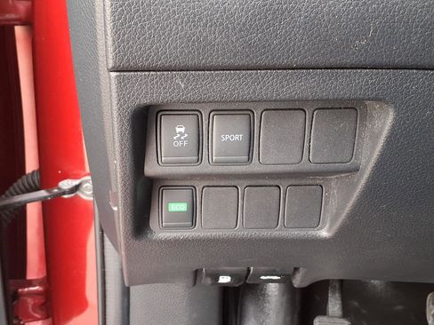 Used 2016 Nissan Rogue SV image 23