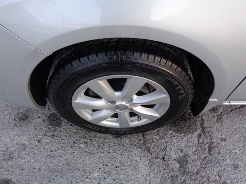 Used 2014 Nissan Versa SV w/ Convenience Package image 38